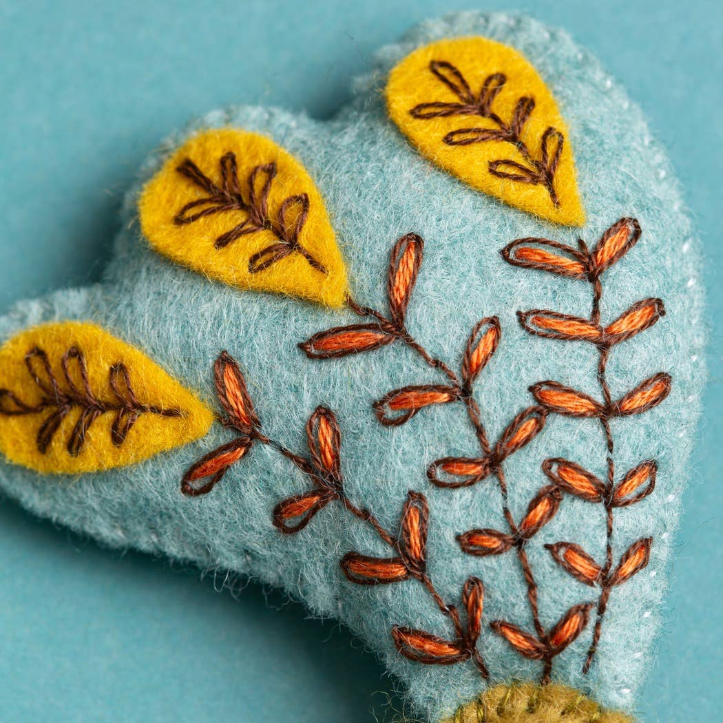 Corinne Lapierre Påfugl (filt + broderi)