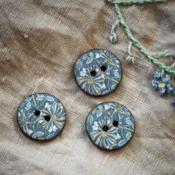 Knapper i keramikk William Morris 18 mm