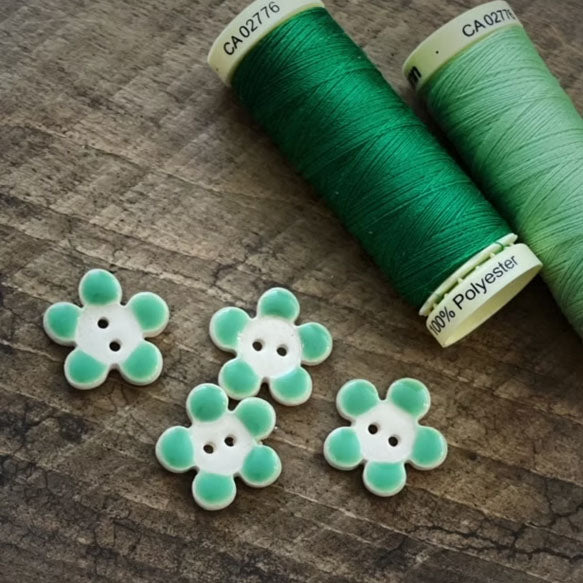 Knapper i keramikk Blomsterform 18 mm