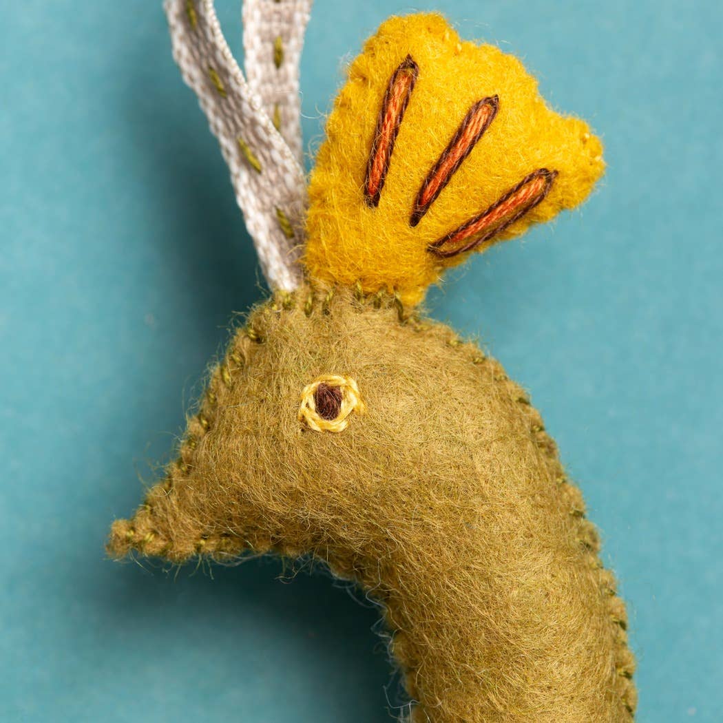 Corinne Lapierre Påfugl (filt + broderi)