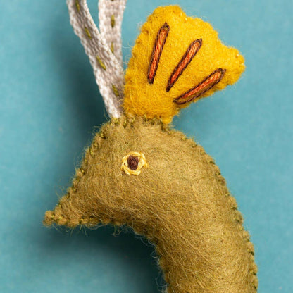Corinne Lapierre Påfugl (filt + broderi)