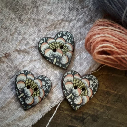 Knapper i keramikk William Morris Hjerteform 22 mm