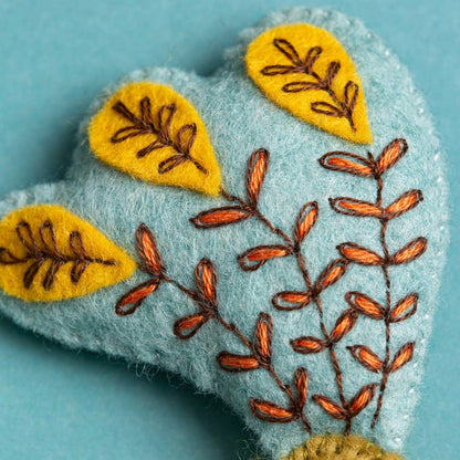 Corinne Lapierre Påfugl (filt + broderi)