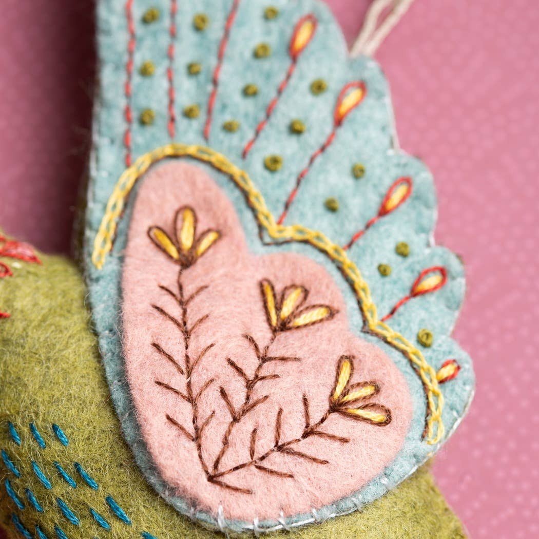 Corinne Lapierre Kolibri (filt + broderi)