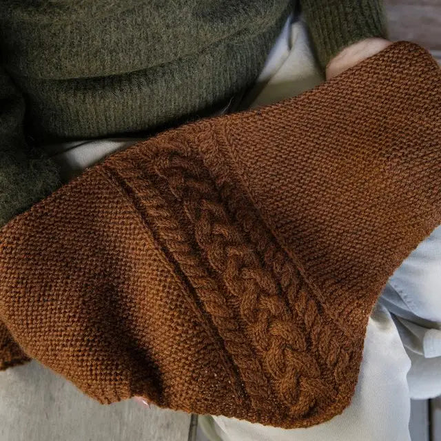 52 Weeks of One-Skein Knits (Laine)