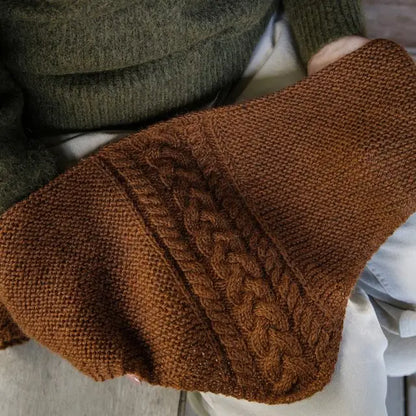 52 Weeks of One-Skein Knits (Laine)