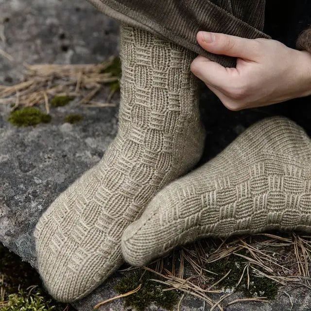 52 Weeks of One-Skein Knits (Laine)