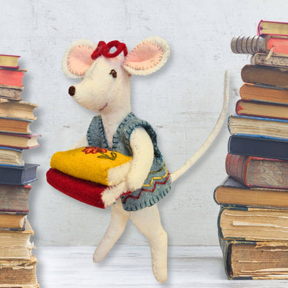 Corinne Lapierre Bibliotekar-mus (filt + broderi)