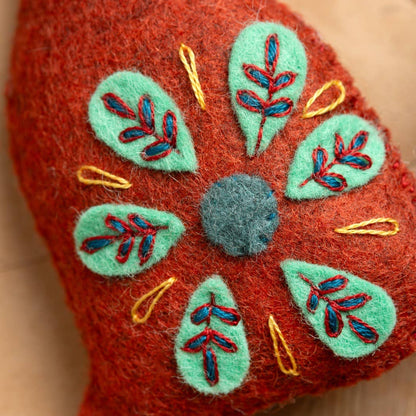 Corinne Lapierre Hund (filt + broderi)