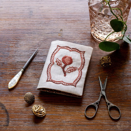 Petite Pom Nåleetui broderikit