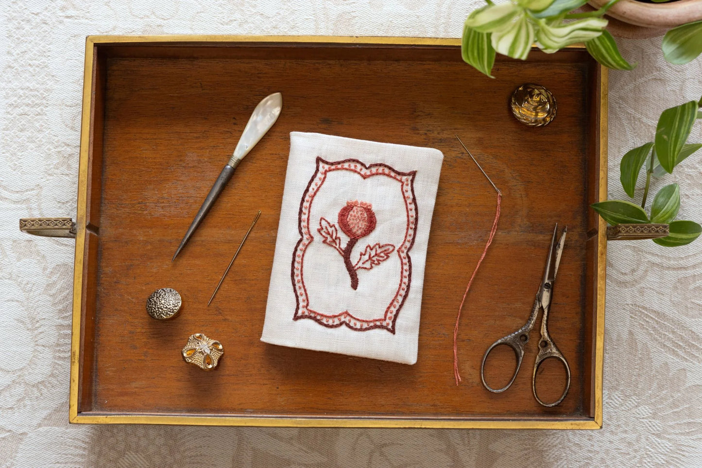 Petite Pom Nåleetui broderikit