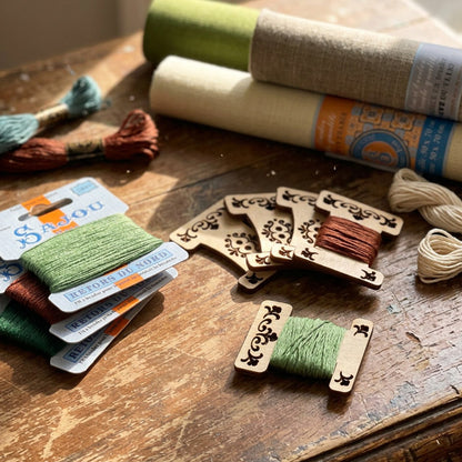 Bobbiner til broderigarn i tre (5 stk)