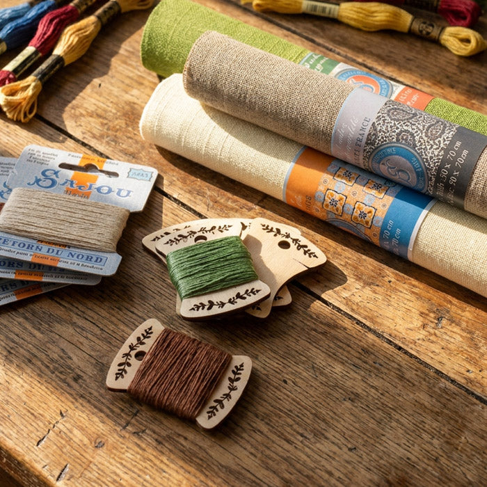 Bobbiner til broderigarn i tre (5 stk)