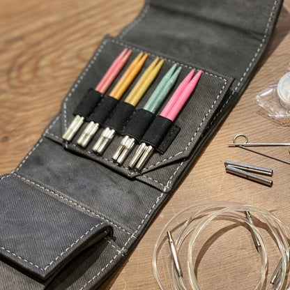 LYKKE Colour startsett korte pinner (9 cm)