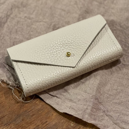 Etui til sy- og broderisaker i skinn