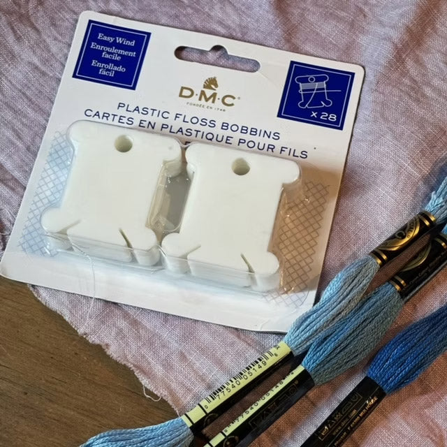 DMC bobbiner i plast (28 stk)