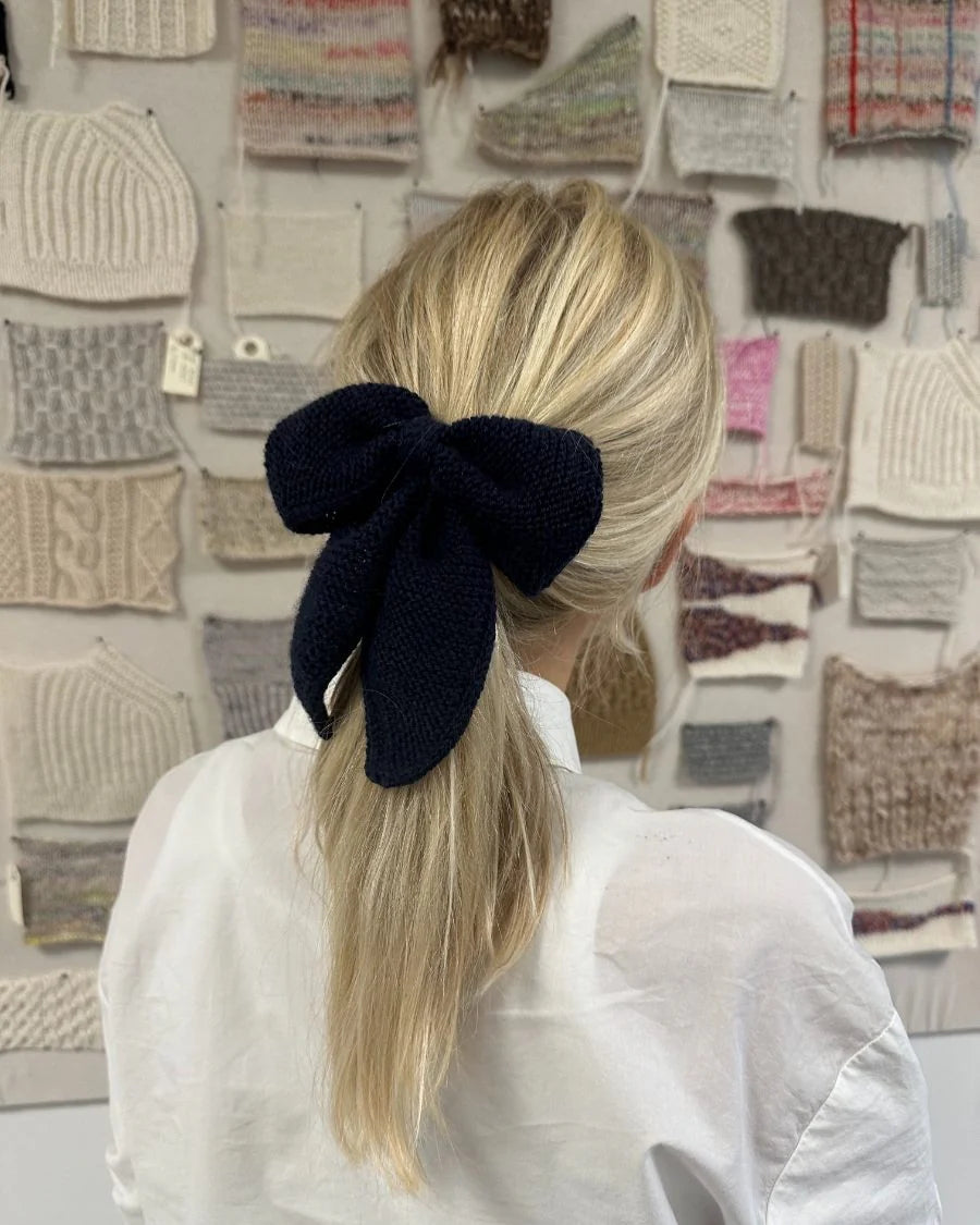 PetiteKnit December Bow onesize