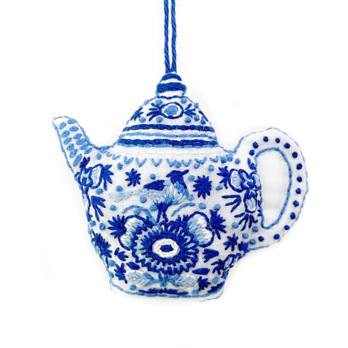 Cream Tea and Lace - broderisett i Delft-stil