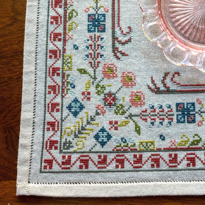 Evangeline Border broderikit