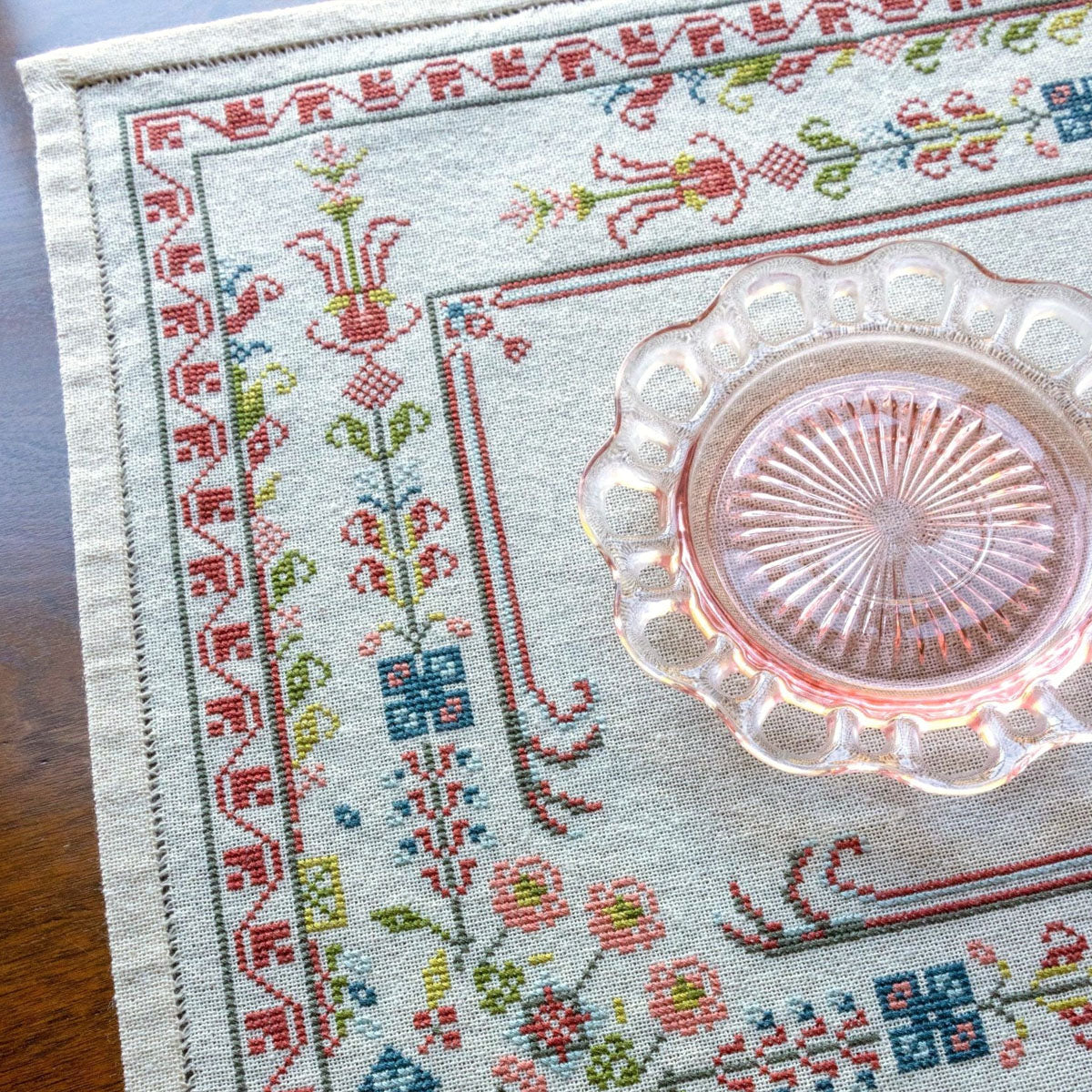 Evangeline Border broderikit
