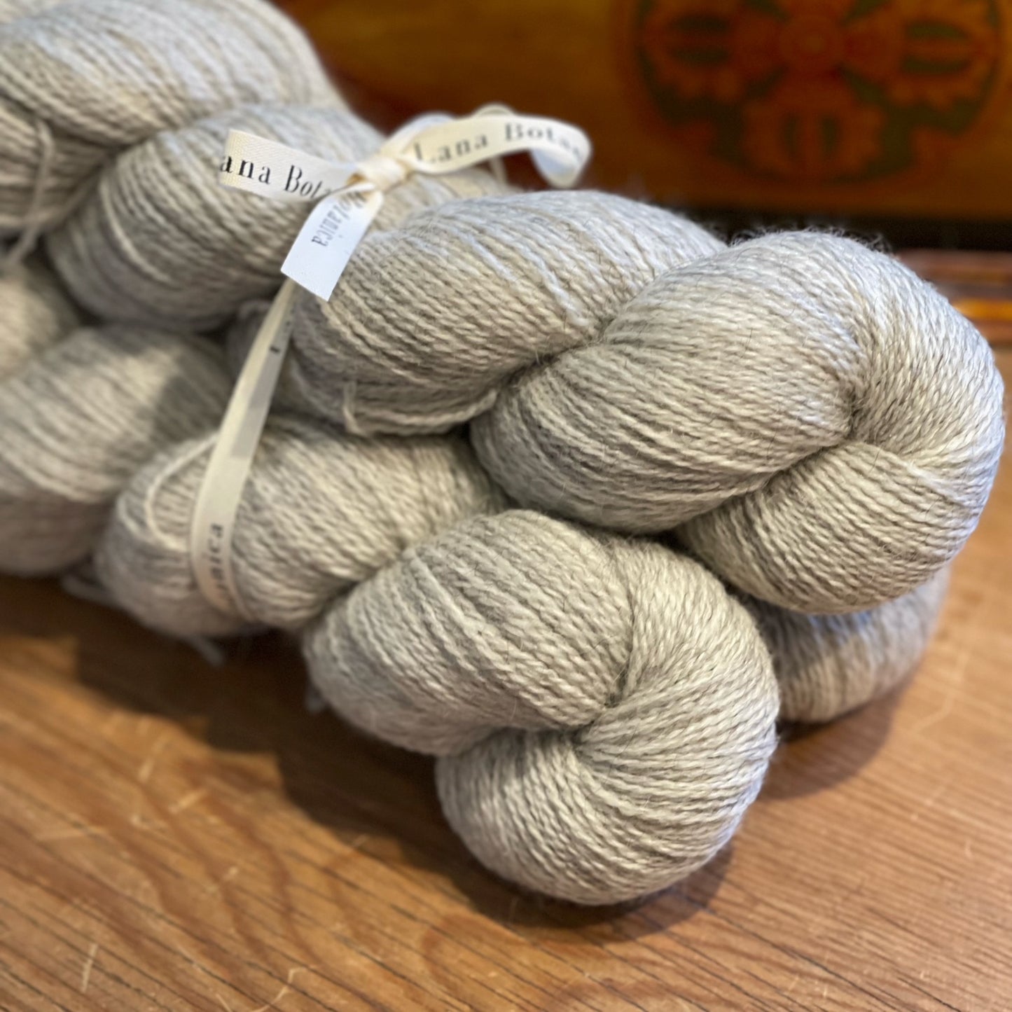 Ufarget garn Gotlandsull / Corriedale 400 m (100 g)