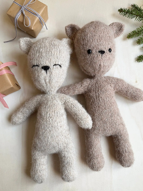 Aftenstrikk Julebjørn i Finull og Alpaca Silk*