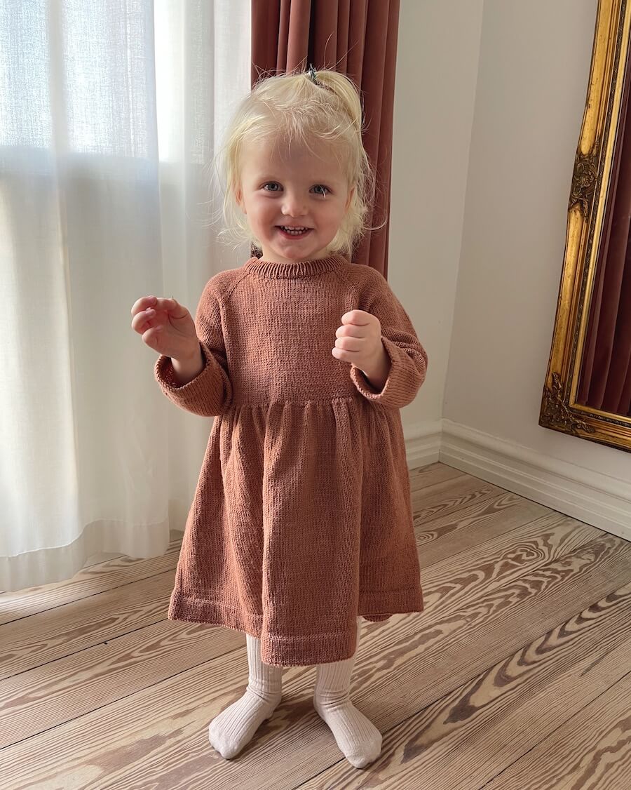 PetiteKnit Karlas Kjole 0-7 år