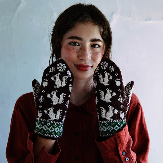 Knit Latvian Mittens (Ishakawa)
