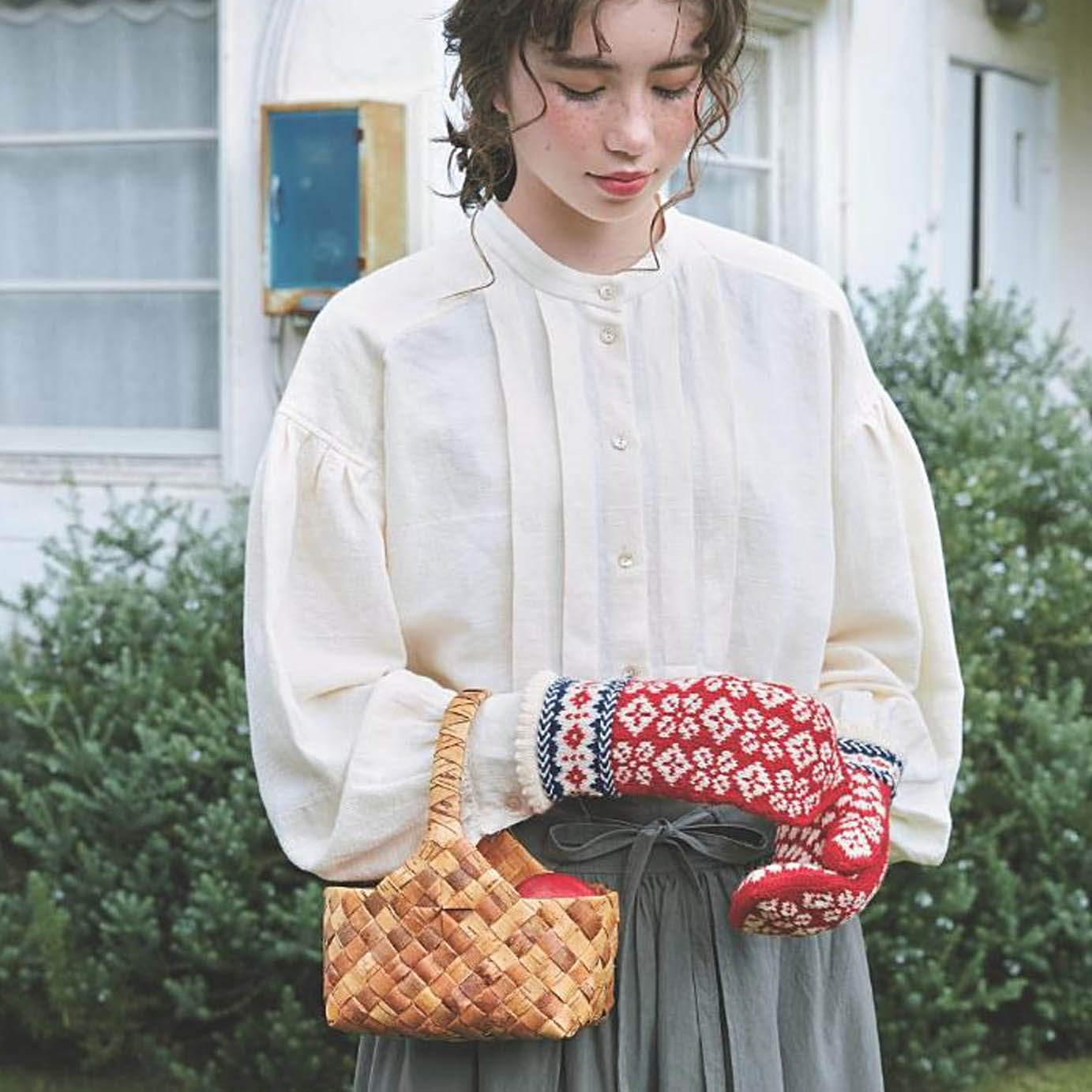 Knit Latvian Mittens (Ishakawa)