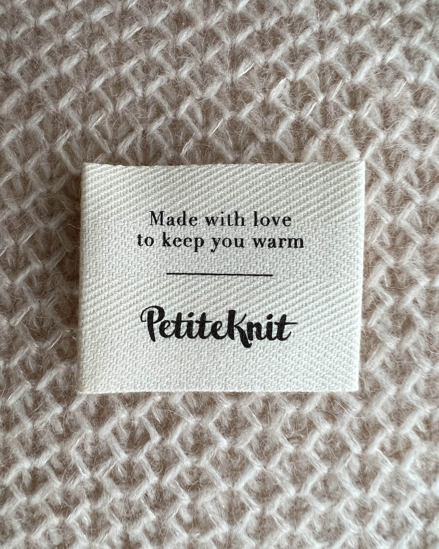 PetiteKnit Merkelapp "Made with love to keep you warm"