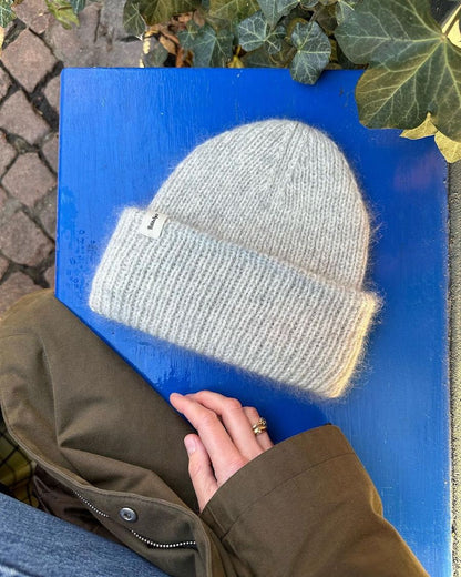 PetiteKnit Merkelapp folded logo