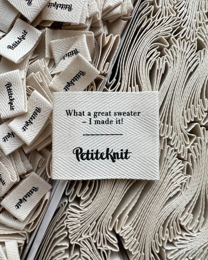 PetiteKnit Merkelapp "What a great sweater - I made it!"