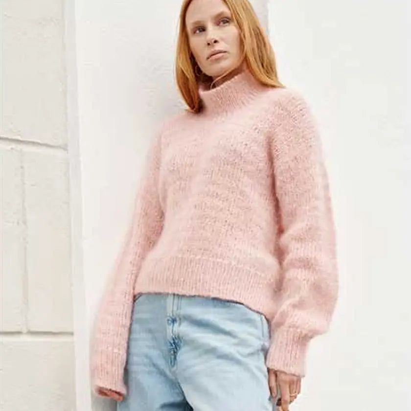 Nordic Chic: Knitting a Modern Wardrobe (Hoimela)
