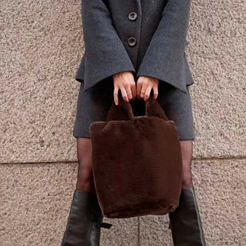 Nordic Chic: Knitting a Modern Wardrobe (Hoimela)