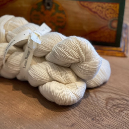 Ufarget garn merino singel 400 m (100 g)