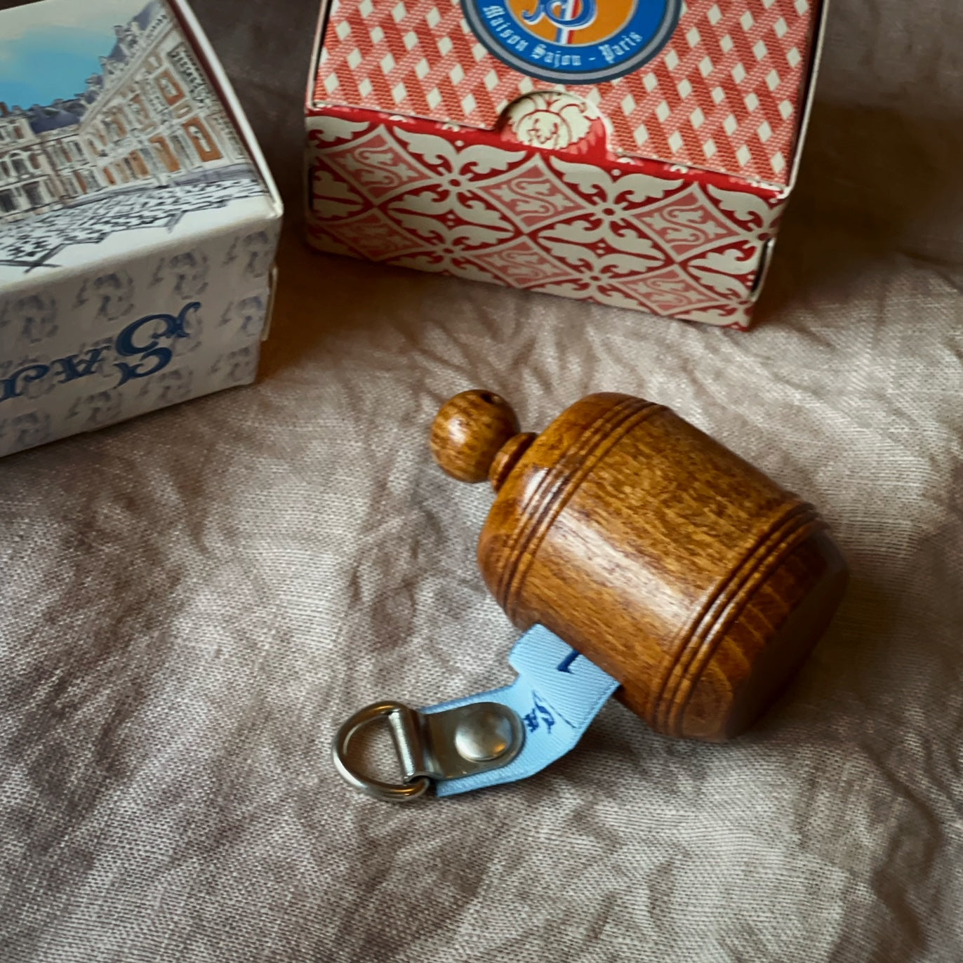 Maison Sajou målebånd i tre-etui