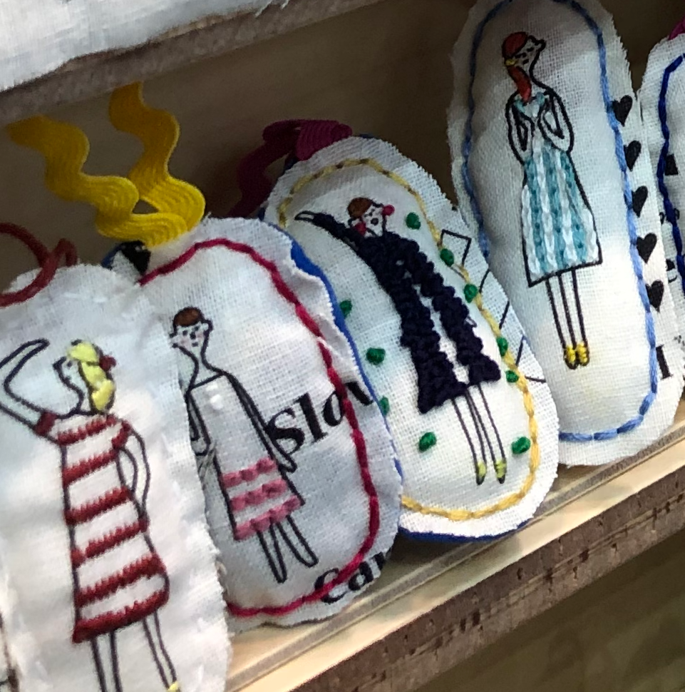 100 Ladies minisett (m. broderitråd)