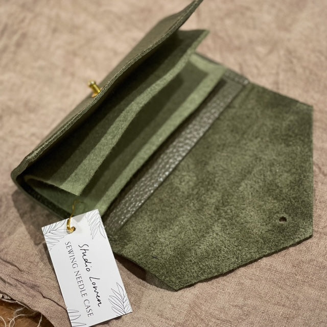 Etui til sy- og broderisaker i skinn