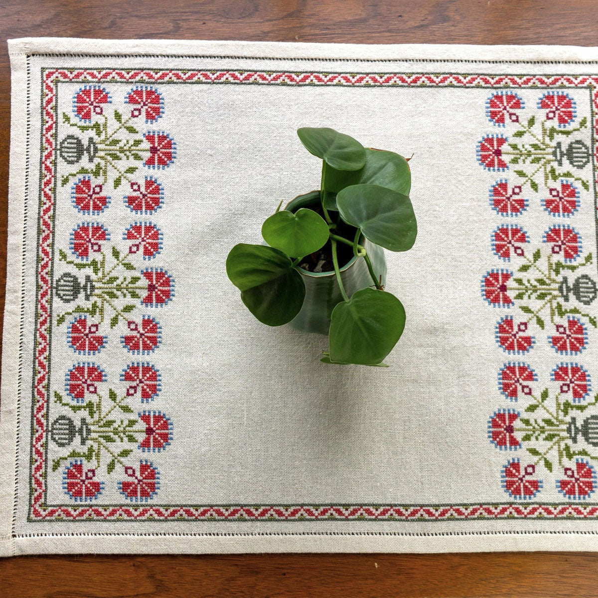 Peleponnesian Poppies broderikit