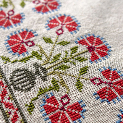 Peleponnesian Poppies broderikit