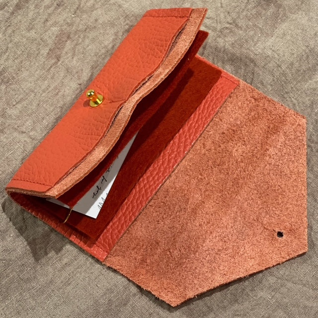 Etui til sy- og broderisaker i skinn