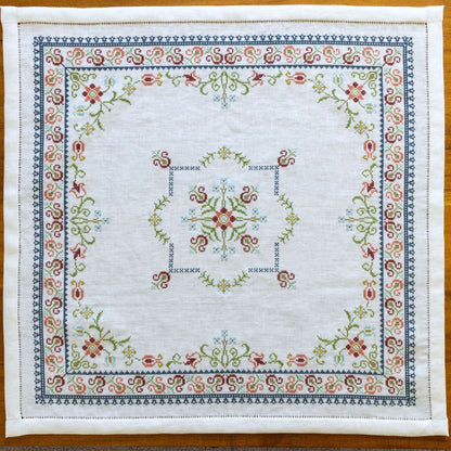 Santorini Floral broderikit