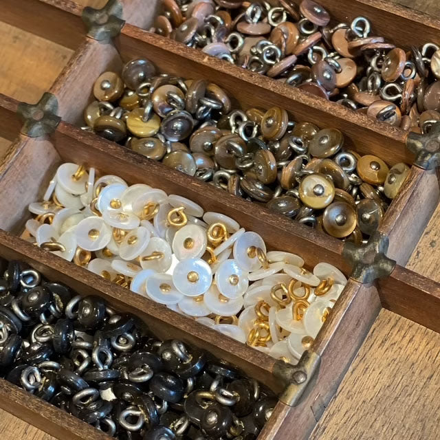Vintage knapper i perlemor