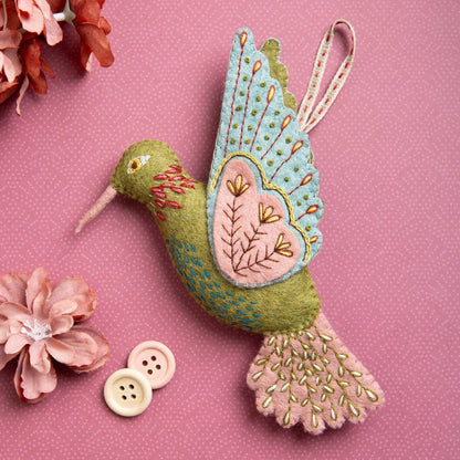 Corinne Lapierre Kolibri (filt + broderi)