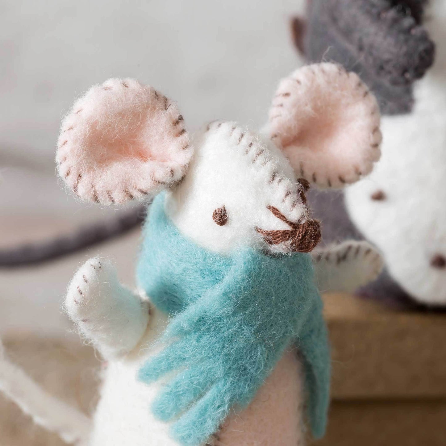 Corinne Lapierre Musefamilie (filt + broderi)