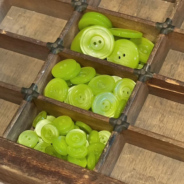 Glossy italienske knapper chartreuse